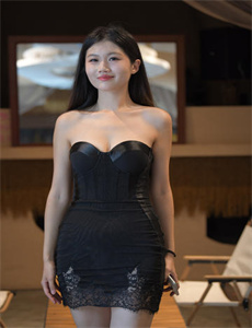 《美女总裁爱上小保安陈扬最新章节》
